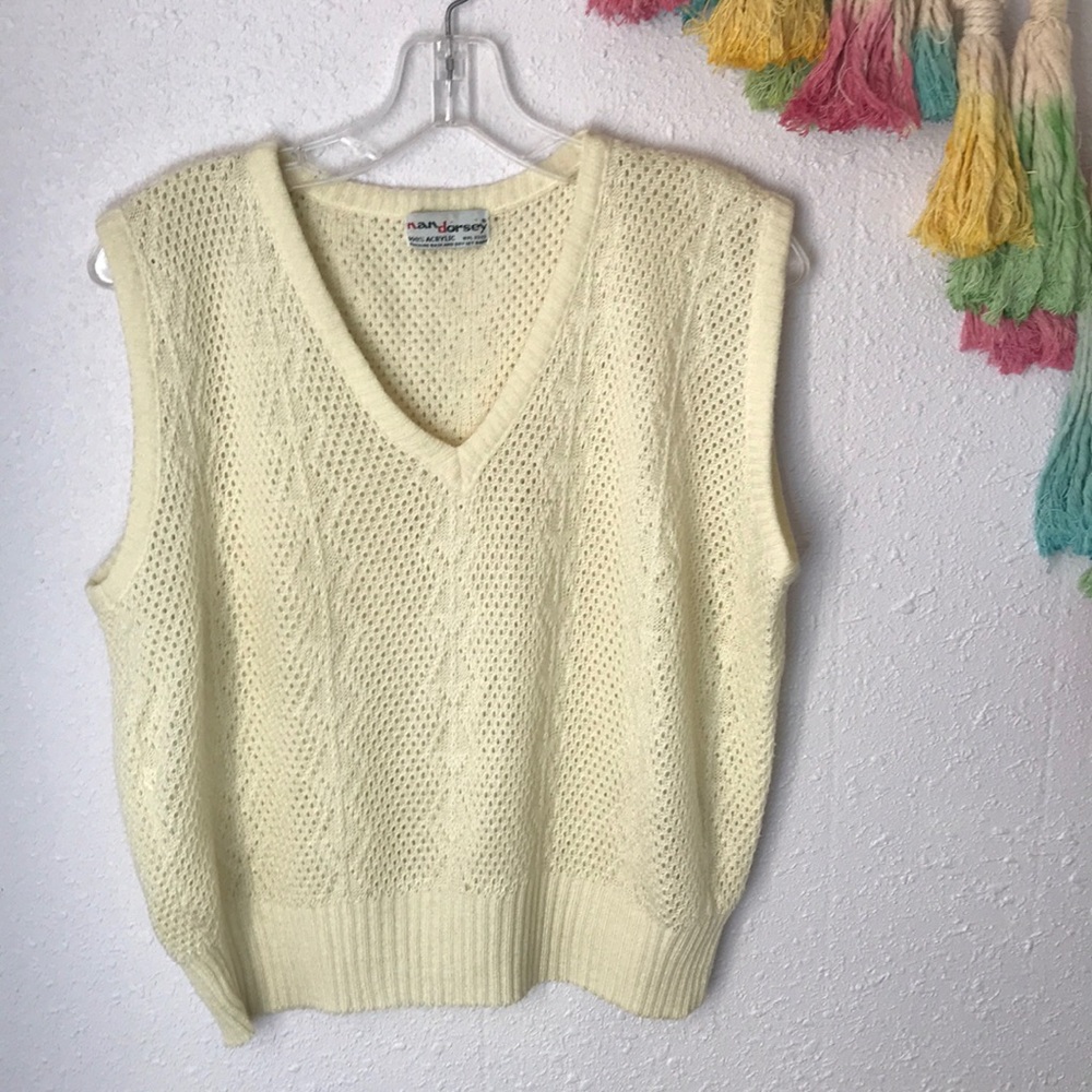 🌝VTG pale yellow knit popover vest